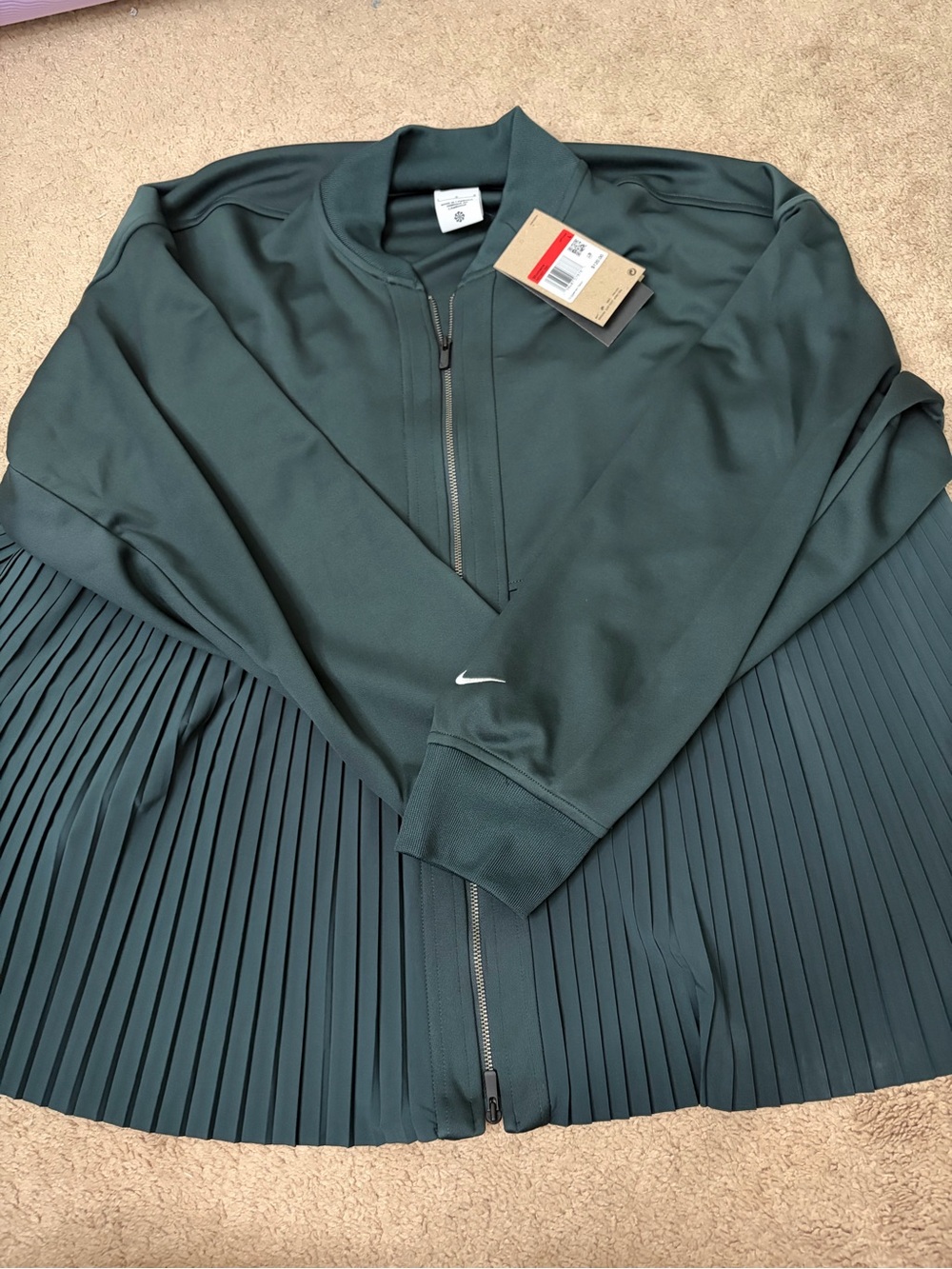 Nike Women’s Oversized Sportswear Pleated Jacket